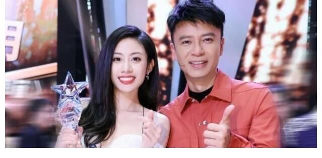 同样是《好声音》冠军，伍珂玥多久才能赶上张碧晨？李克勤说出答案