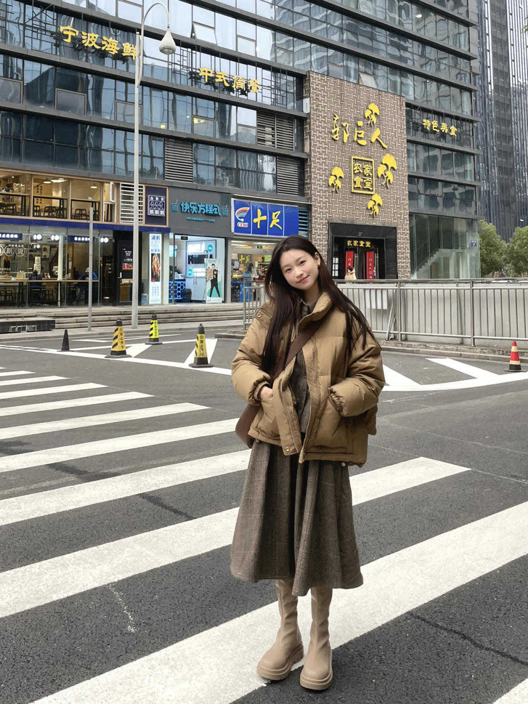 运动款 大衣和羽绒服都不是你的冬季,那就选择厚外套吧!