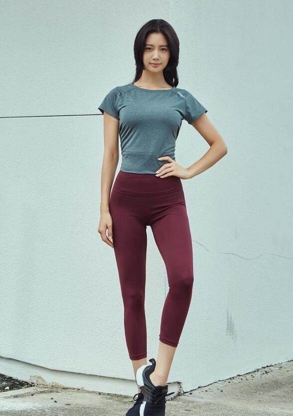 小姐姐|街拍性感紧身打底裤小姐姐,让你拥有完美的曲线身材