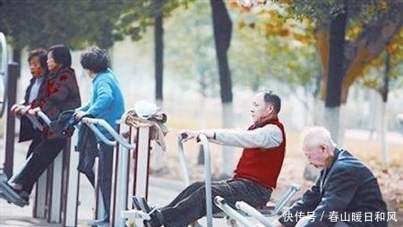 内分泌科主任:睡前“一零食”,不出半月,养血管稳胰岛,血糖降