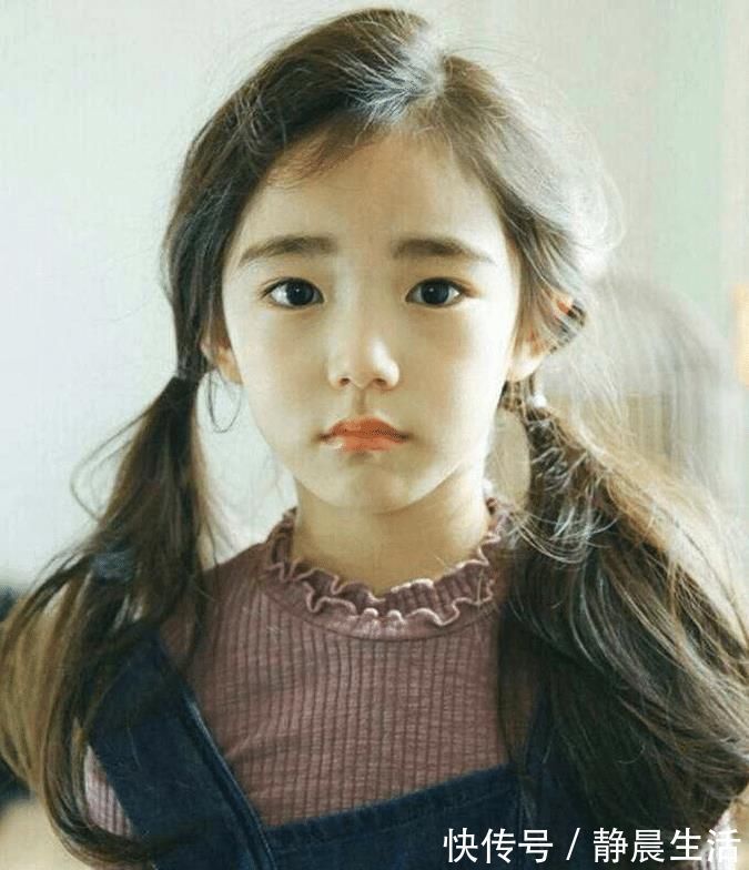 垃圾食品|韩国童模6岁开始化妆,12岁骨骼停止发育,妈妈的无知毁了孩子