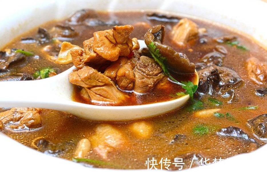 做鸡肉别再只会放土豆了，和此物一起炖，非常适合孩子食用