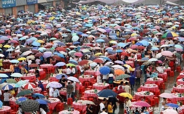 难得一见的乡村酒席,场面震撼