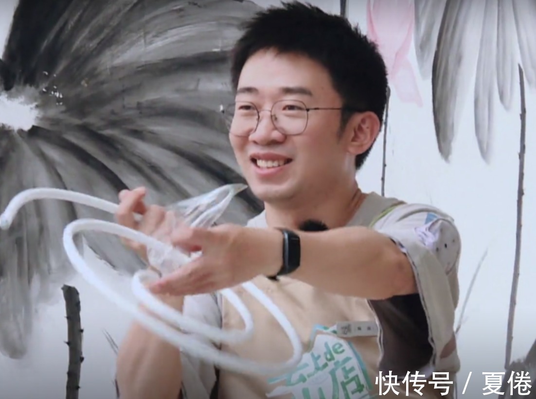 芒果台太牛了!《云上的小店》首播大热:汪涵主持就是收视的保障