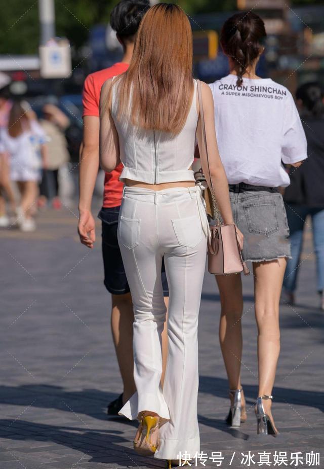 套装 白色套装时尚大气,显时尚清爽美感,非常高级