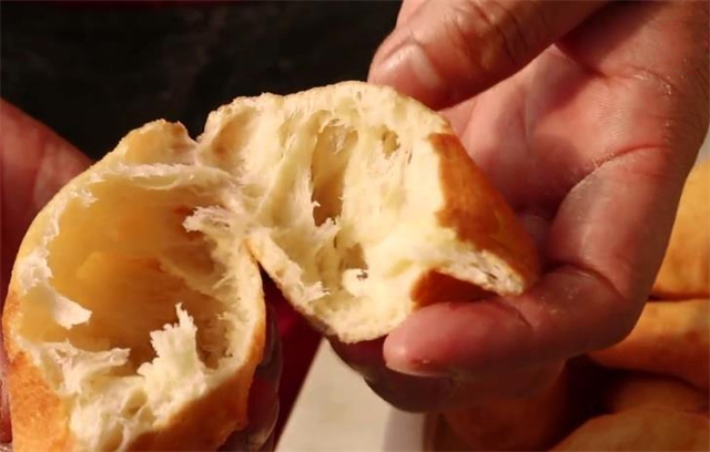 家常油饼的做法,不用酵母,不用发面,简单快速,比买的还好吃