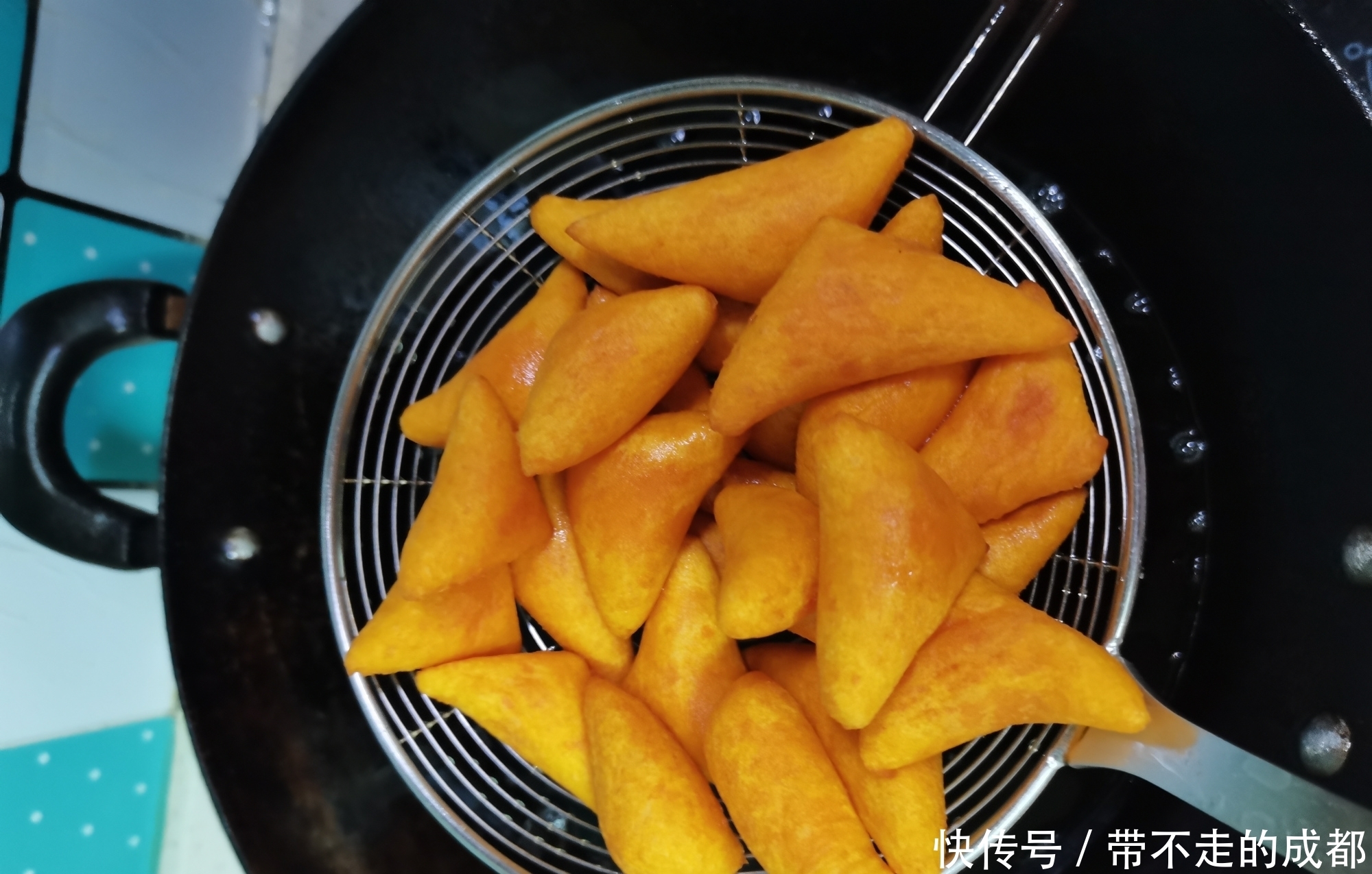 立冬|立冬前后,这美食正新鲜,上笼一蒸一炸,软糯香甜,比吃肉还过瘾