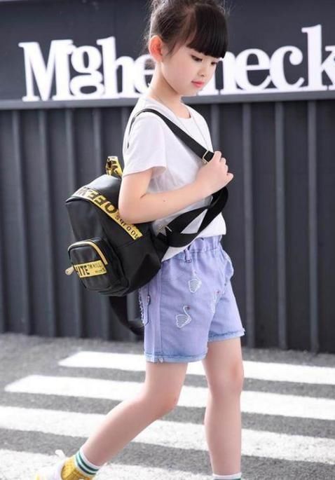 妈妈|幼儿园发孩子午睡照,宝妈看完该反思了,这些衣服还敢给孩子买吗