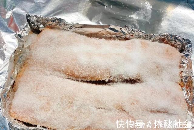 猪皮|家庭式粤式脆皮烤肉，金皮酥去渣，真是鸡儆猴的烤肉店