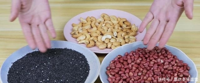 过年必备零食芝麻花生糖做法,无水无油无添加,做法简单超酥香