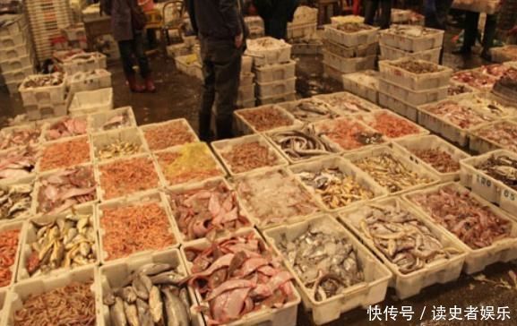 两块钱|这个地方的海鲜堆积成山,最便宜一斤卖两块钱,你知道是哪里吗