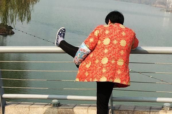 女性朋友|女性要是过了45岁，衰老的会更快？怎么才能延缓衰老？