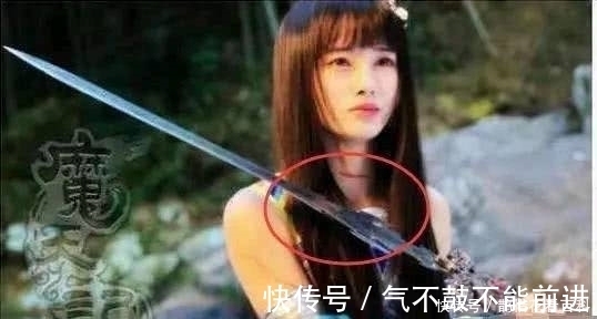 |搞笑又尴尬的穿帮,看一次笑一次,网友:导演故意制造笑料吗?