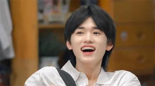 萌探探探案|宋亞軒告別探：看楊紫和楊迪的回復(fù)，第二季原班人馬穩(wěn)了