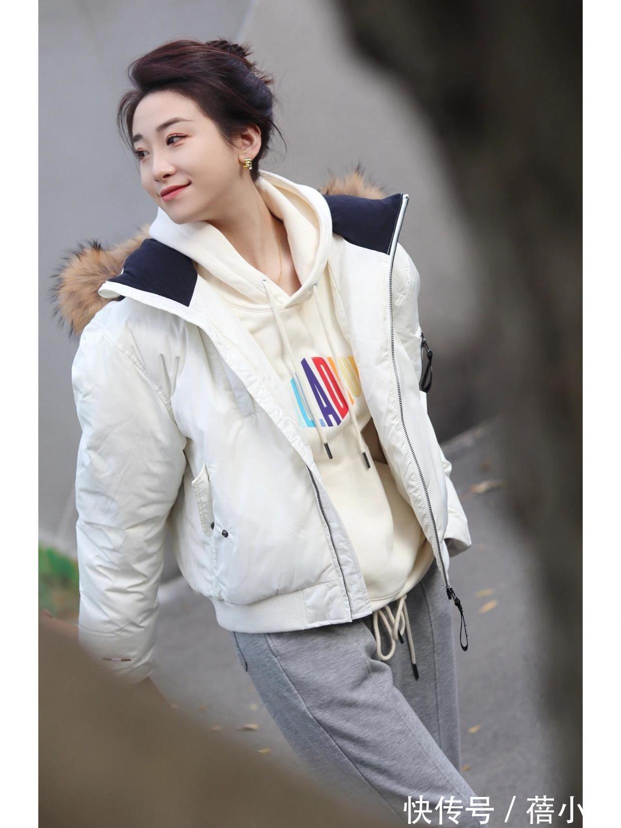 穿搭 简约、高级又chic!“羽绒服”就是要这么穿,搭配小白直接照搬