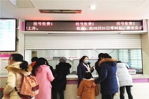 新生儿|为啥刚出生的宝宝,屁股上会有一大块“淤青”?是被挤压到了吗?