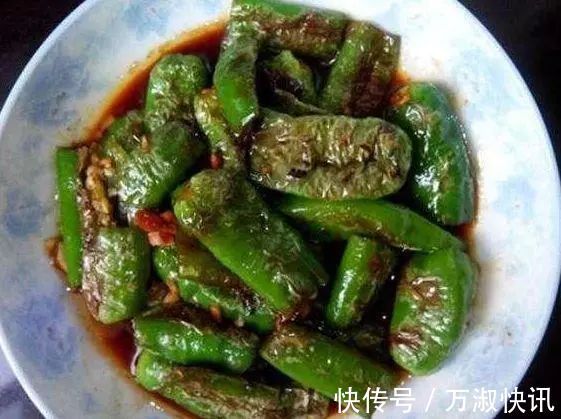 几道特别家常的下饭菜,香气扑鼻超好吃,满满一大盘子都不够吃