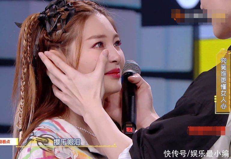 白敬亭对张雨绮捧脸又摸头,女方反应好抢镜,年下CP我嗑到糖了