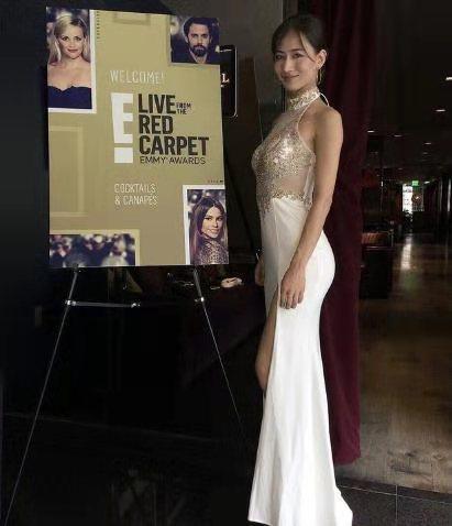 nb日本美女记者,通过长期健身,拥有曼妙迷人的身材曲线