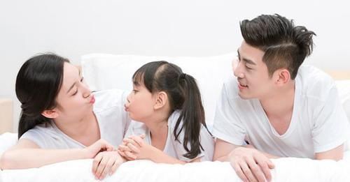 宝爸|爸爸感冒打吊瓶,女儿哭得天昏地暗,宝爸:我觉得我还能抢救一下