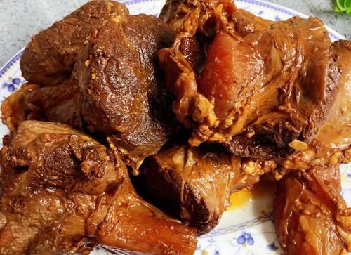 年夜饭，这道压轴硬菜不能少，热吃冷盘都美味，寓意牛年好事不断