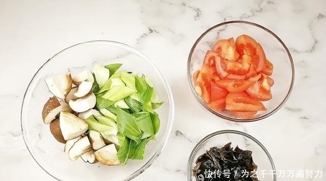 美观|做豆腐菜,入锅前多一步,豆腐入味“不易碎”,美观滑嫩又好吃