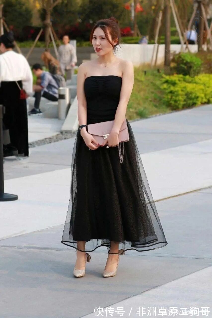 穿衣搭配 奔四的女人少“逞强”,穿衣搭配要符合身形,才能确保不掉队!