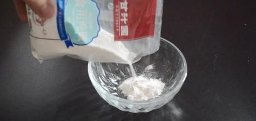 冰箱封条发霉了别再用酒精擦了, 用它一擦就干净, 越早知道越好