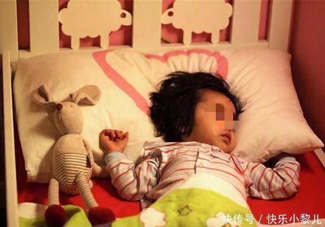 睡觉姿势|孩子的睡觉姿势，往往是在释放健康状态，父母你读懂了吗