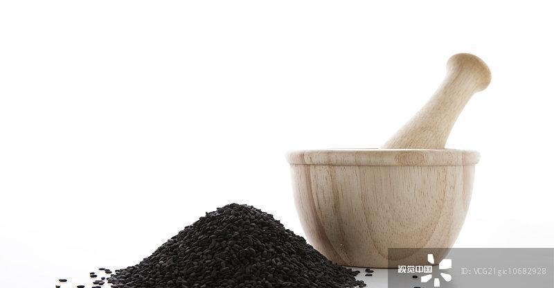 炖肉|普通的黑芝麻, 竟然治好了5种疾病, 这种吃法老中医也推荐！