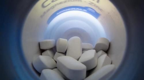 补钙|孕妇喝什么牌子的钙片效果最好,喝钙片的最佳时间是什么时候呢?