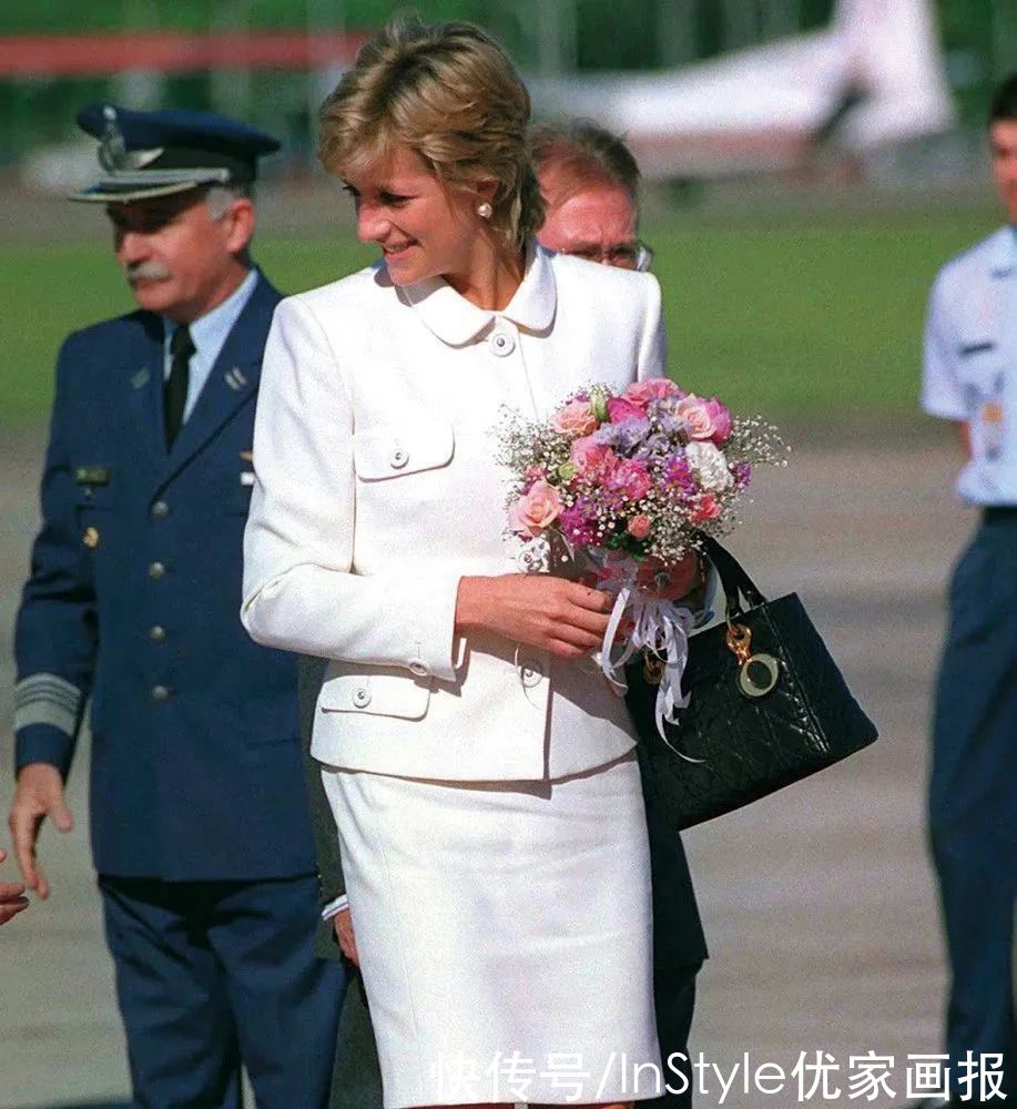 上帝创造女人，女人创造手袋