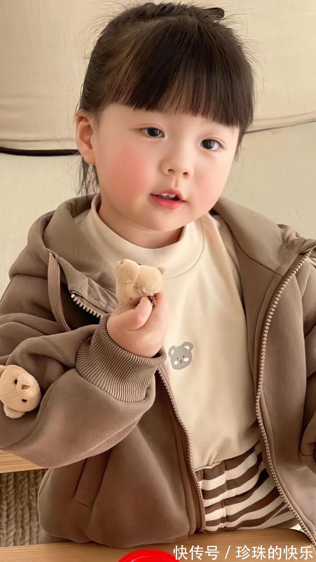 壁纸|丸子妹高清壁纸,再看我就把你吃掉!