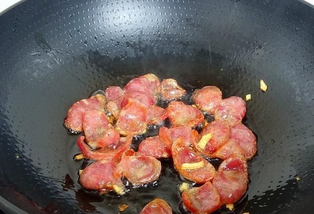 营养|这道小炒,材料普通又便宜,结合起来味道清香鲜美,营养丰富全面