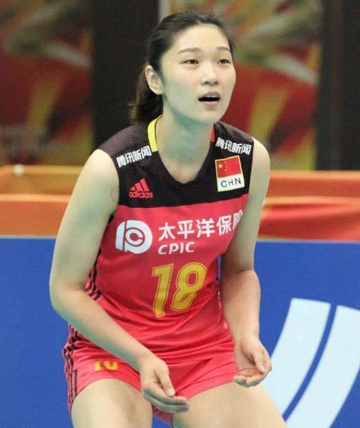 防守|头号自由人名不虚传！女排小可爱强势归来，一传防守展现世界级