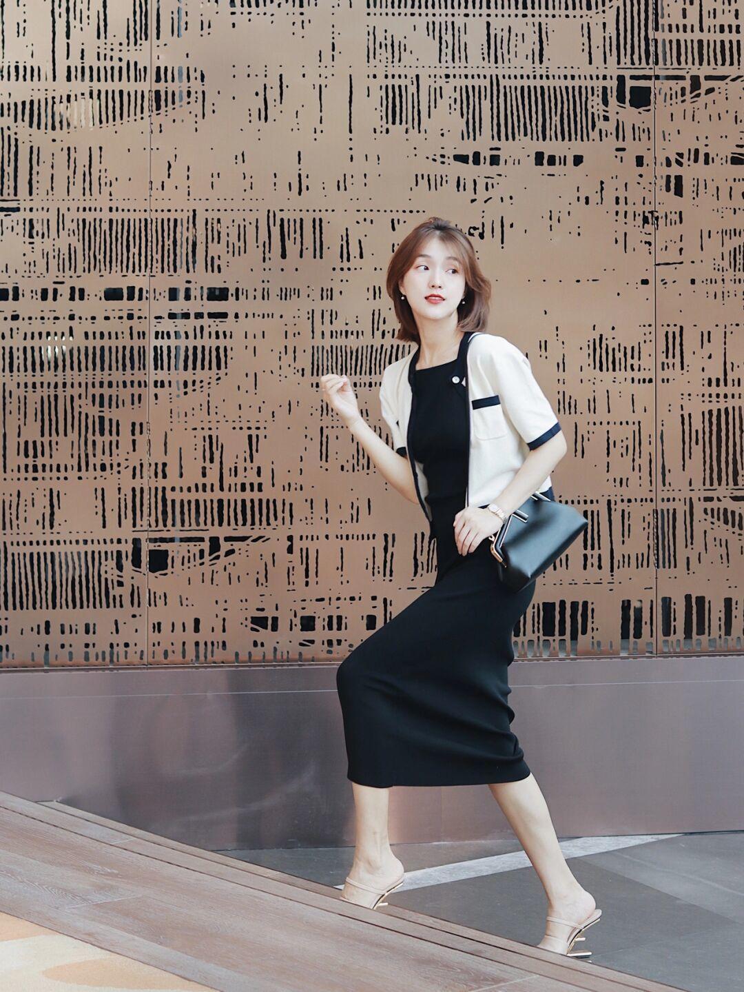 博主|早秋穿搭值得,针织衫搭配半身裙或牛仔裤,轻松穿出名媛气质