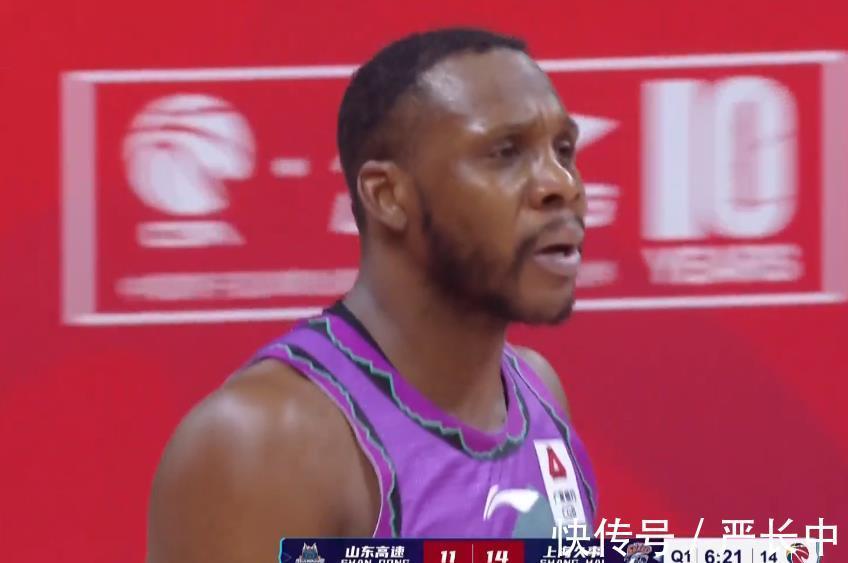 半场|CBA惨案!山东男篮半场落后38分被打爆,徐长锁毫无办法