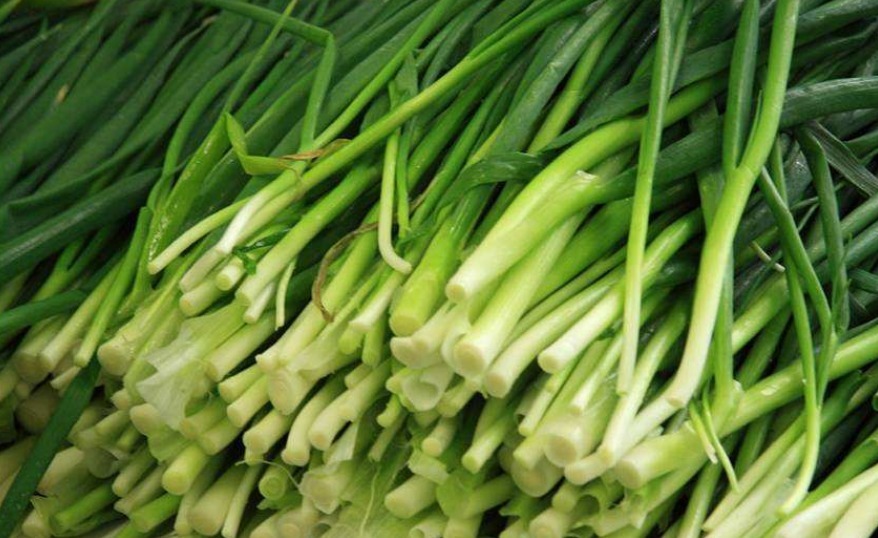 冲洗|洗韭菜,只用水冲等于没洗!教你1招,洗去农残,鲜嫩美味又干净