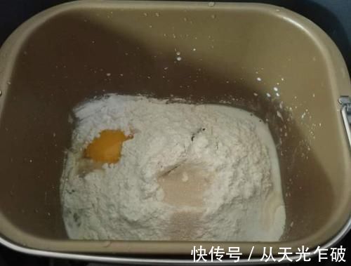 高筋面粉|比蛋糕简单比馒头好吃，简单一卷就能吃，松软又香甜，孩子超爱吃