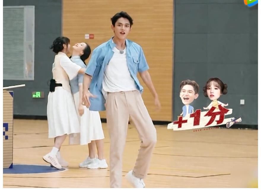 猎豹|小猎豹名号要易主了?蔡徐坤PK郑恺没悬念,黄旭熙动作慢放痞帅痞帅的