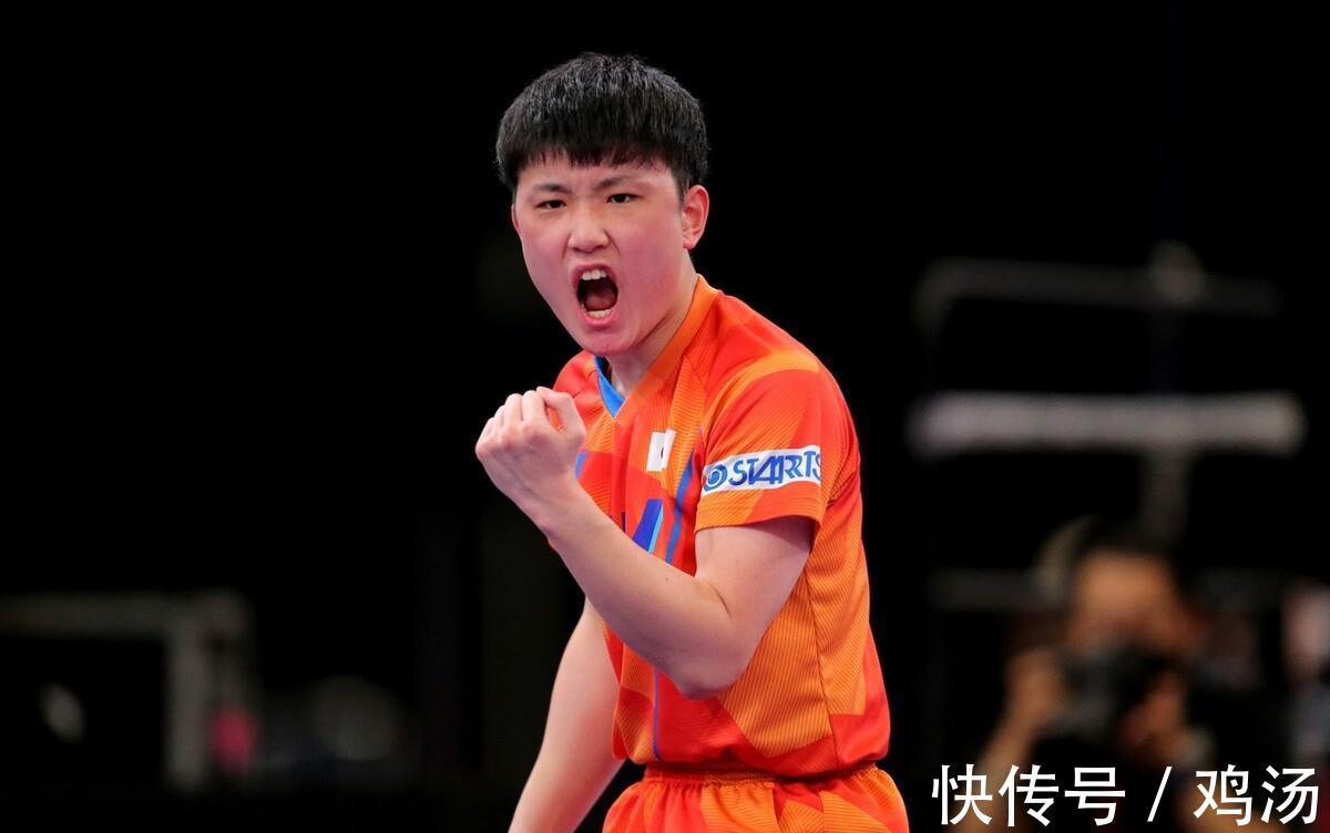 劉國梁|2-4！王楚欽深夜輸給樊振東，含淚祝福：他將世界杯5連冠！