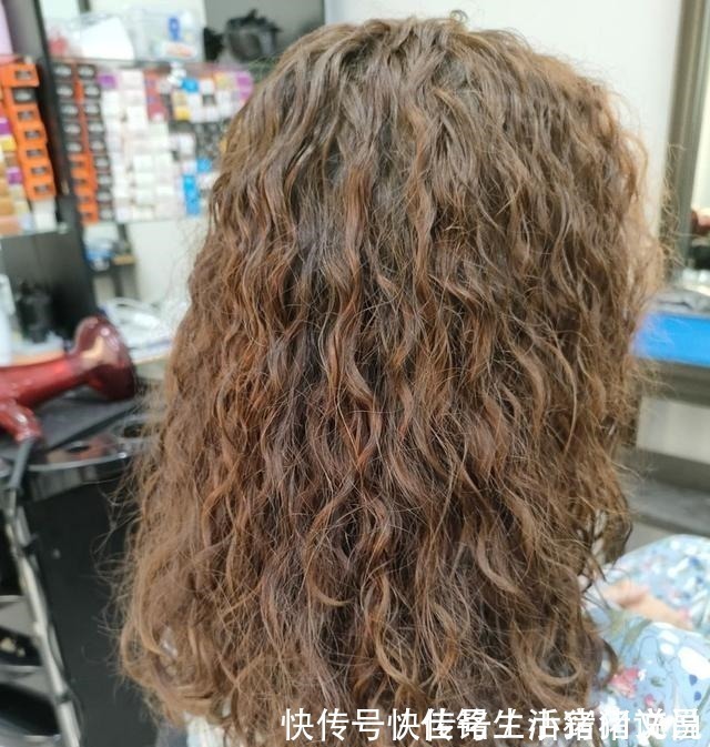 发型 16款新时尚发型来了,不分直卷和长短,全都让你很满意!