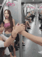 |搞笑段子王:哥们,结婚呢,怎么看你一脸不愉快呢