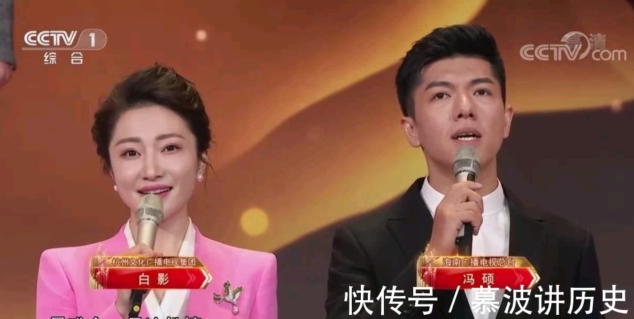 小孩|白影亮相《正点财经》,自称“笨小孩”,董卿赞其有文艺主持气质