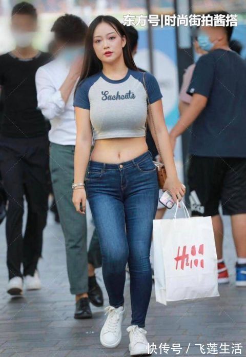 微胖 微胖女生不适合牛仔裤搭配干净的上衣,意外美出可爱的气质