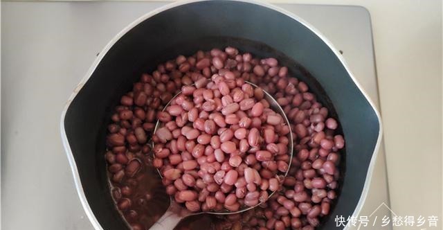 过年后,女人早餐多吃它,1次多蒸点放冰箱,随吃随取,营养方便