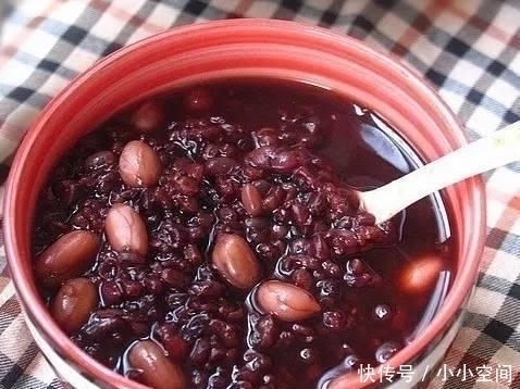 花生和它一起煮,气血好了,体内湿气没了,皮肤越来越紧致细腻