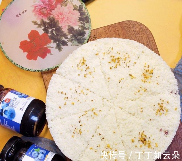 一出锅就满屋飘香的桂花糕，口感细腻香甜，入口即化！