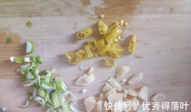 开胃又下饭的鱼香双笋,做法简单,味道鲜美还营养!