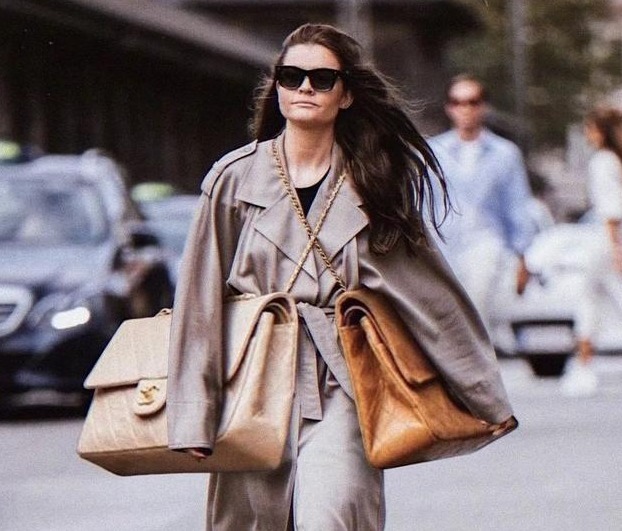 金属链 还在被小巧优雅的包包out了,今年的时尚圈,包包pk谁最大!